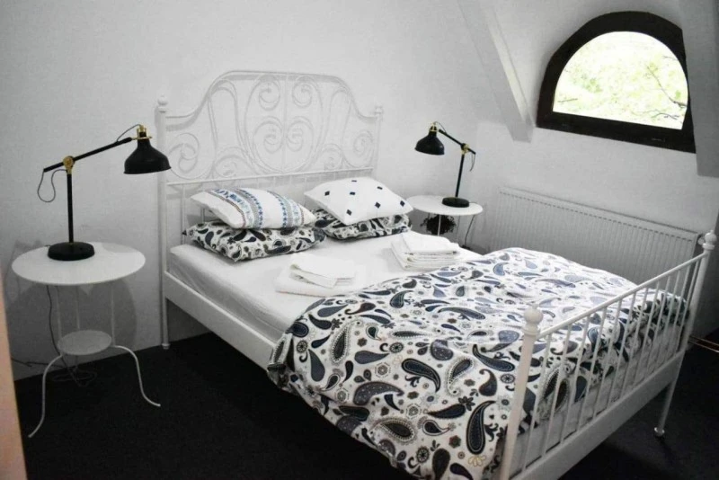 Szászkabánya Szállás | Motel (K1563-19) A kép szerzői jogvédelem alatt állhat. Javasolt a kapcsolatfelvétel a jog tulajdonossal.