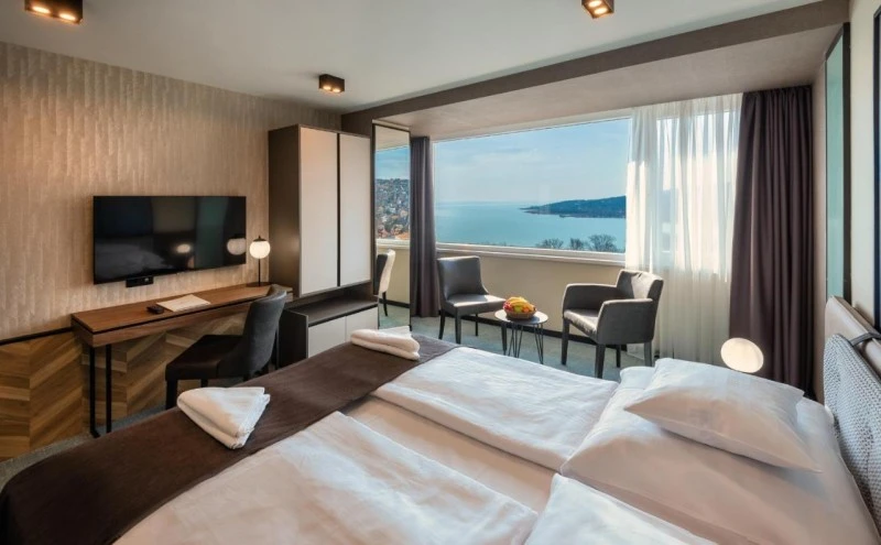 Balatonalmádi Szállás | Hotel**** (K0019-23) A kép szerzői jogvédelem alatt állhat. Javasolt a kapcsolatfelvétel a jog tulajdonossal.