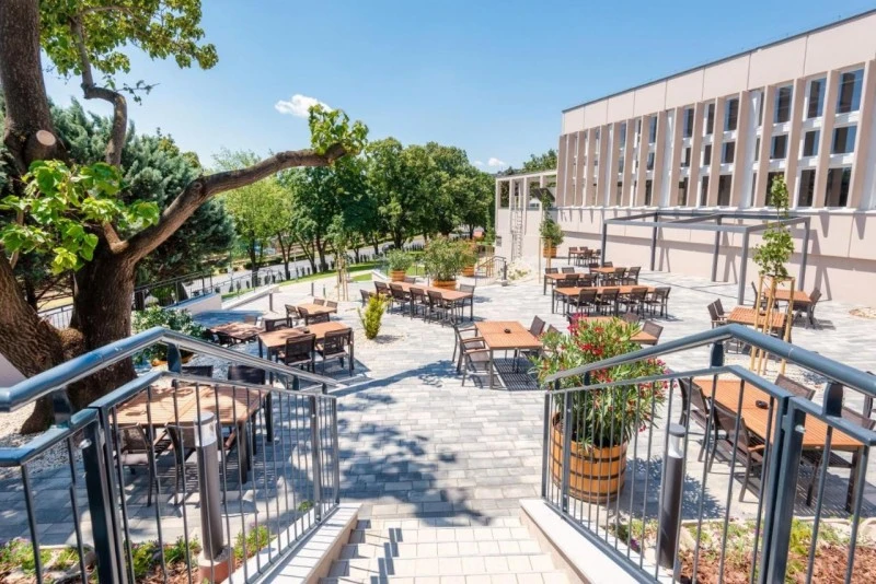  Cazare | Casă de oaspeți (K0019-32) Imaginea poate fi supusă drepturilor de autor. Se recomandă contactarea titularului drepturilor.