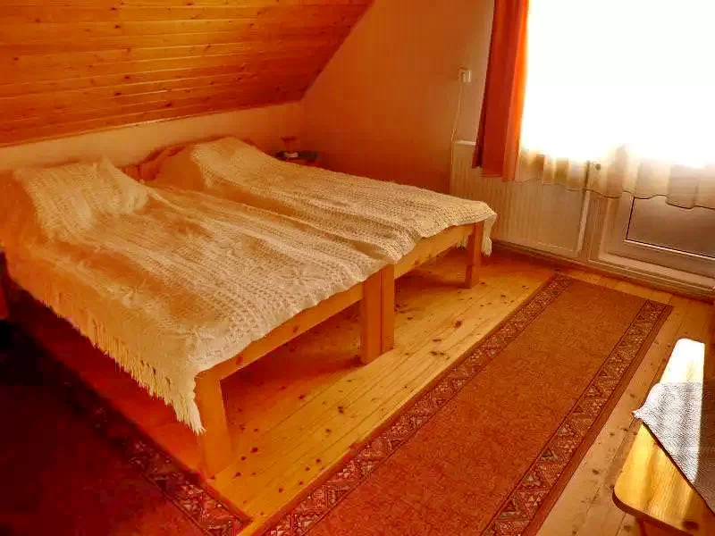 Pârâu Satu Mare Cazare | Cabană (K0506-16) Imaginea poate fi supusă drepturilor de autor. Se recomandă contactarea titularului drepturilor.