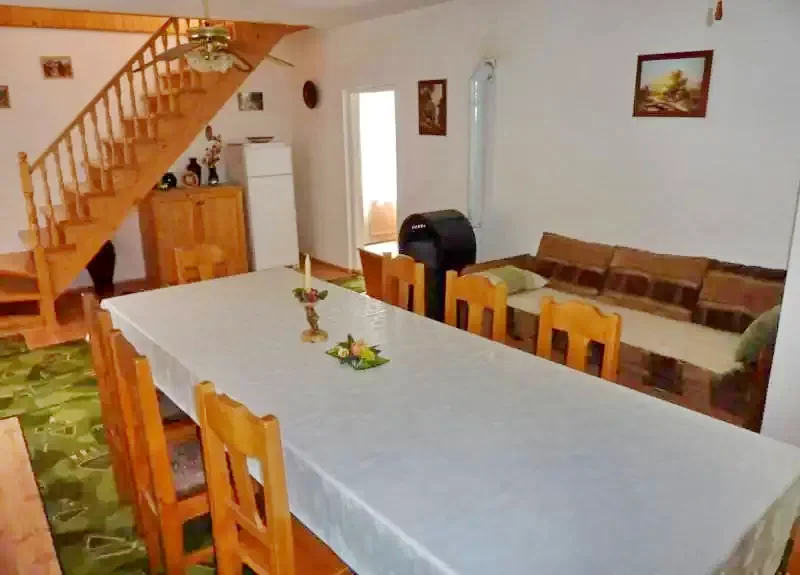 Pârâu Satu Mare Cazare | Cabană (K0524-14) Imaginea poate fi supusă drepturilor de autor. Se recomandă contactarea titularului drepturilor.
