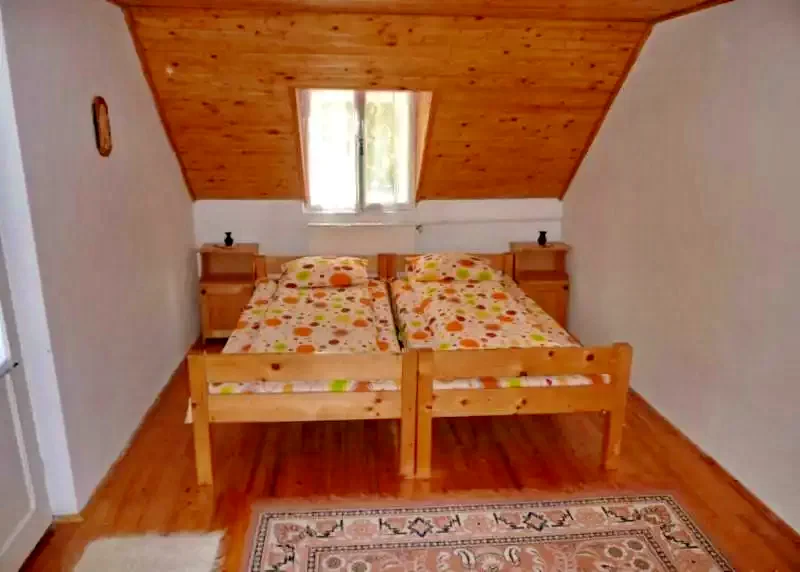Pârâu Satu Mare Cazare | Cabană (K0524-26) Imaginea poate fi supusă drepturilor de autor. Se recomandă contactarea titularului drepturilor.