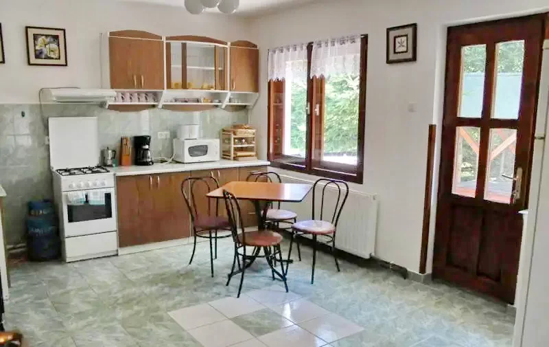 Pârâu Satu Mare Cazare | Cabană (K0526-4) Imaginea poate fi supusă drepturilor de autor. Se recomandă contactarea titularului drepturilor.