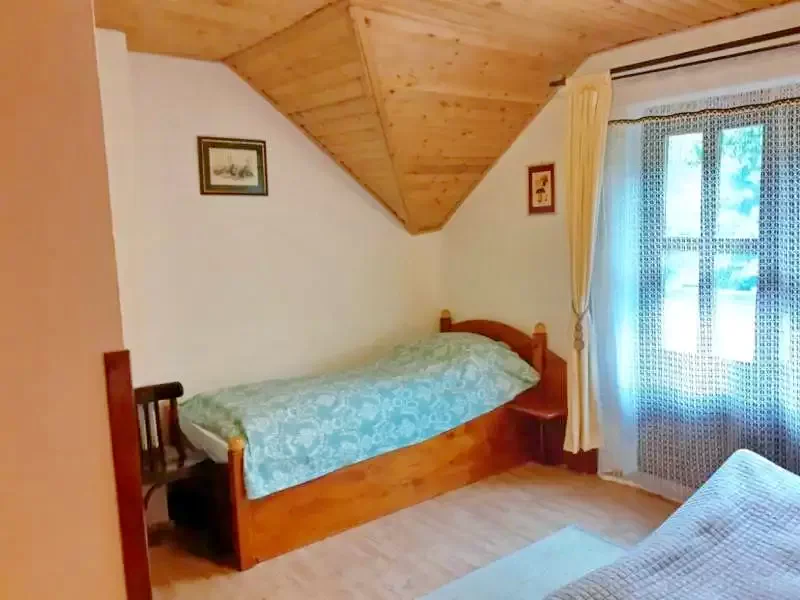Pârâu Satu Mare Cazare | Cabană (K0526-22) Imaginea poate fi supusă drepturilor de autor. Se recomandă contactarea titularului drepturilor.
