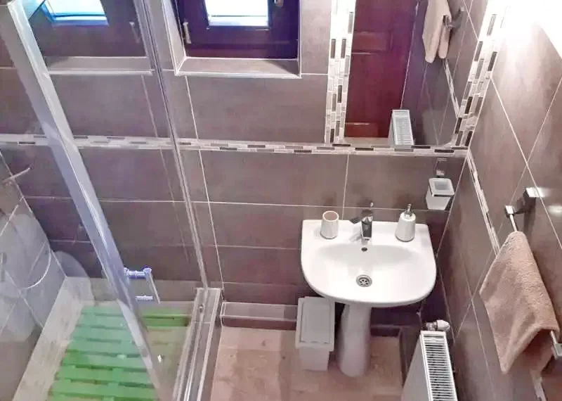 Pârâu Satu Mare Cazare | Cabană (K0526-25) Imaginea poate fi supusă drepturilor de autor. Se recomandă contactarea titularului drepturilor.