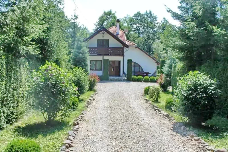 Pârâu Satu Mare Cazare | Cabană (K0526-30) Imaginea poate fi supusă drepturilor de autor. Se recomandă contactarea titularului drepturilor.