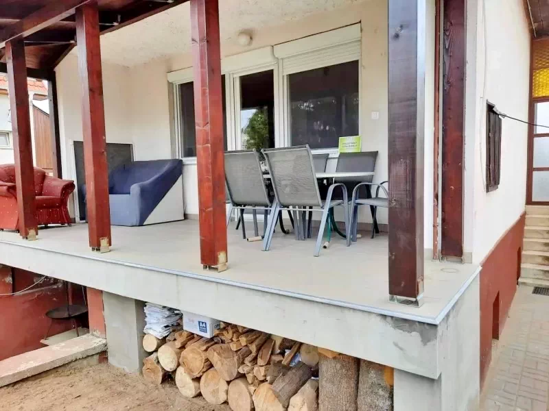  Cazare | Casă de apartamente (K0836-3) Imaginea poate fi supusă drepturilor de autor. Se recomandă contactarea titularului drepturilor.