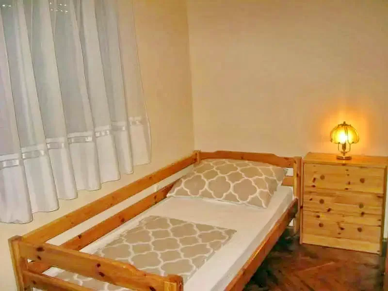  Cazare | Bungalow (K0836-9) Imaginea poate fi supusă drepturilor de autor. Se recomandă contactarea titularului drepturilor.