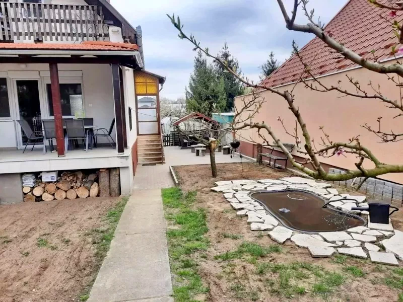  Cazare | Bungalow (K0836-14) Imaginea poate fi supusă drepturilor de autor. Se recomandă contactarea titularului drepturilor.