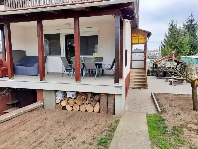 Nyíregyháza Szállás | Apartmanház (K0836-15) A kép szerzői jogvédelem alatt állhat. Javasolt a kapcsolatfelvétel a jog tulajdonossal.