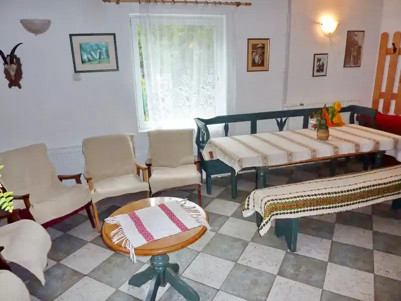 Pârâu Satu Mare Cazare | Cabană (K0745-1) Imaginea poate fi supusă drepturilor de autor. Se recomandă contactarea titularului drepturilor.