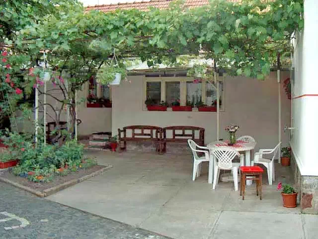 Satu Mare Cazare | Cabana turistică (K0553-1) Imaginea poate fi supusă drepturilor de autor. Se recomandă contactarea titularului drepturilor.