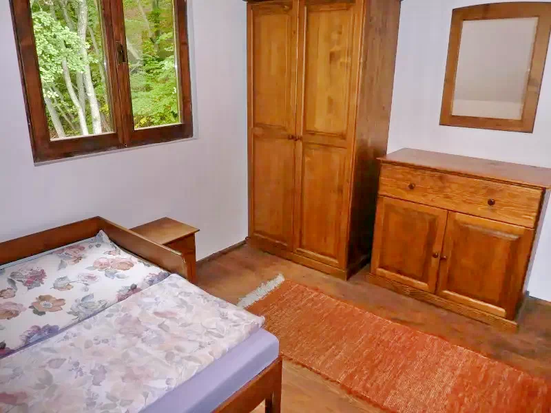 Pârâu Satu Mare Cazare | Cabană (K0734-8) Imaginea poate fi supusă drepturilor de autor. Se recomandă contactarea titularului drepturilor.