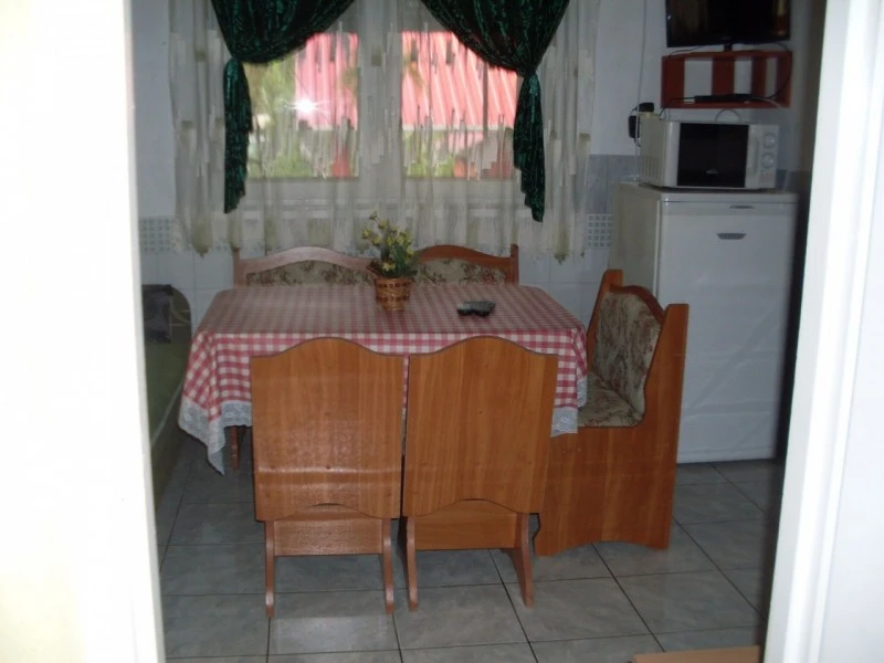  Cazare | Apartament (K1052-5) Imaginea poate fi supusă drepturilor de autor. Se recomandă contactarea titularului drepturilor.