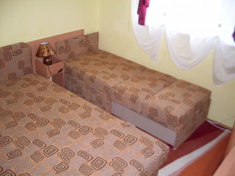  Cazare | Casă de apartamente (K1052-7) Imaginea poate fi supusă drepturilor de autor. Se recomandă contactarea titularului drepturilor.