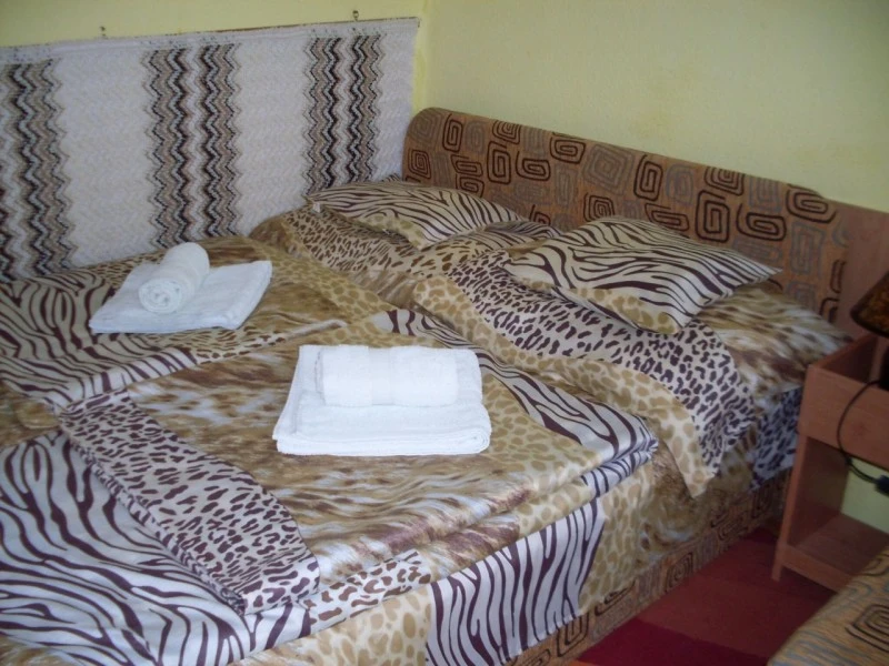  Cazare | Bungalow (K1052-9) Imaginea poate fi supusă drepturilor de autor. Se recomandă contactarea titularului drepturilor.