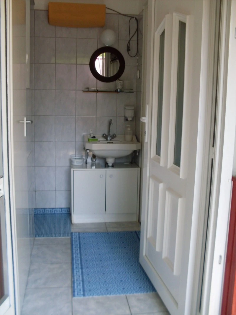  Cazare | Casă de apartamente (K1052-15) Imaginea poate fi supusă drepturilor de autor. Se recomandă contactarea titularului drepturilor.