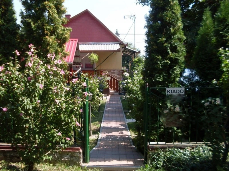  Cazare | Bungalow (K1052-18) Imaginea poate fi supusă drepturilor de autor. Se recomandă contactarea titularului drepturilor.