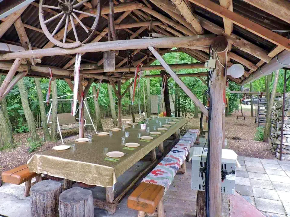  Cazare | Casă de oaspeți (K1059-9) Imaginea poate fi supusă drepturilor de autor. Se recomandă contactarea titularului drepturilor.
