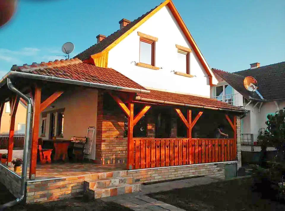 Cazare Kiskunmajsa / Gencsi Tanya. Imaginea poate fi supusă drepturilor de autor. Se recomandă contactarea titularului drepturilor.