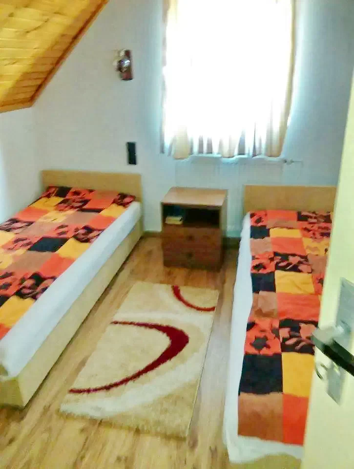 Cazare Kiskunmajsa / Gencsi Tanya. Imaginea poate fi supusă drepturilor de autor. Se recomandă contactarea titularului drepturilor.