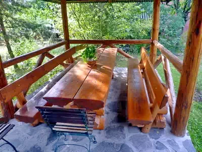 Barajul Zetea Cazare | Cabană (K0471-12) Imaginea poate fi supusă drepturilor de autor. Se recomandă contactarea titularului drepturilor.