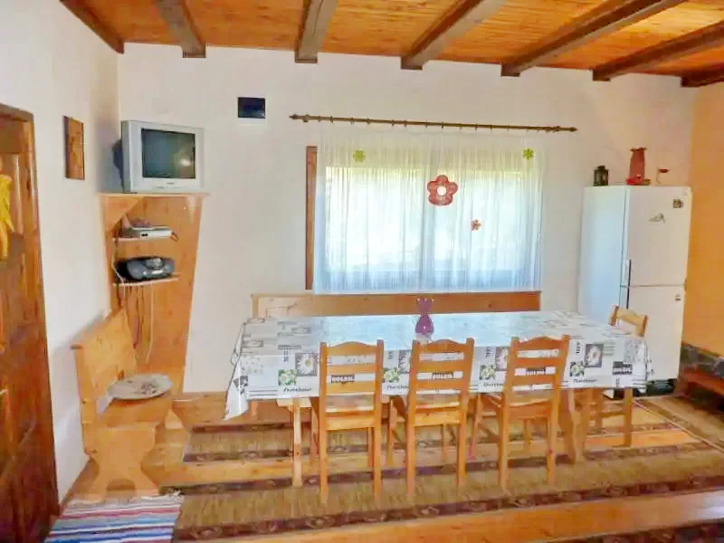 Barajul Zetea Cazare | Cabană (K0472-4) Imaginea poate fi supusă drepturilor de autor. Se recomandă contactarea titularului drepturilor.