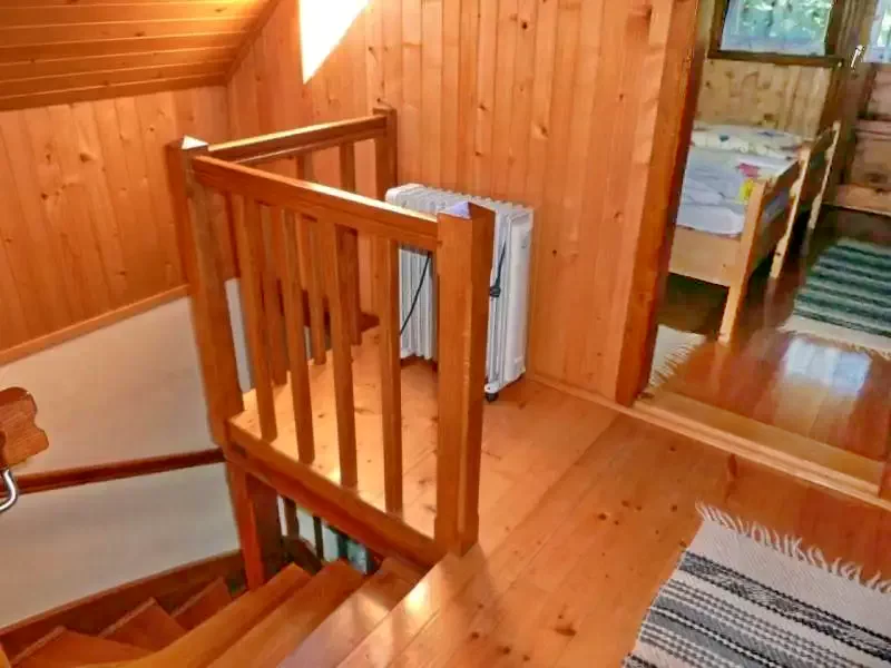 Barajul Zetea Cazare | Cabană (K0472-32) Imaginea poate fi supusă drepturilor de autor. Se recomandă contactarea titularului drepturilor.