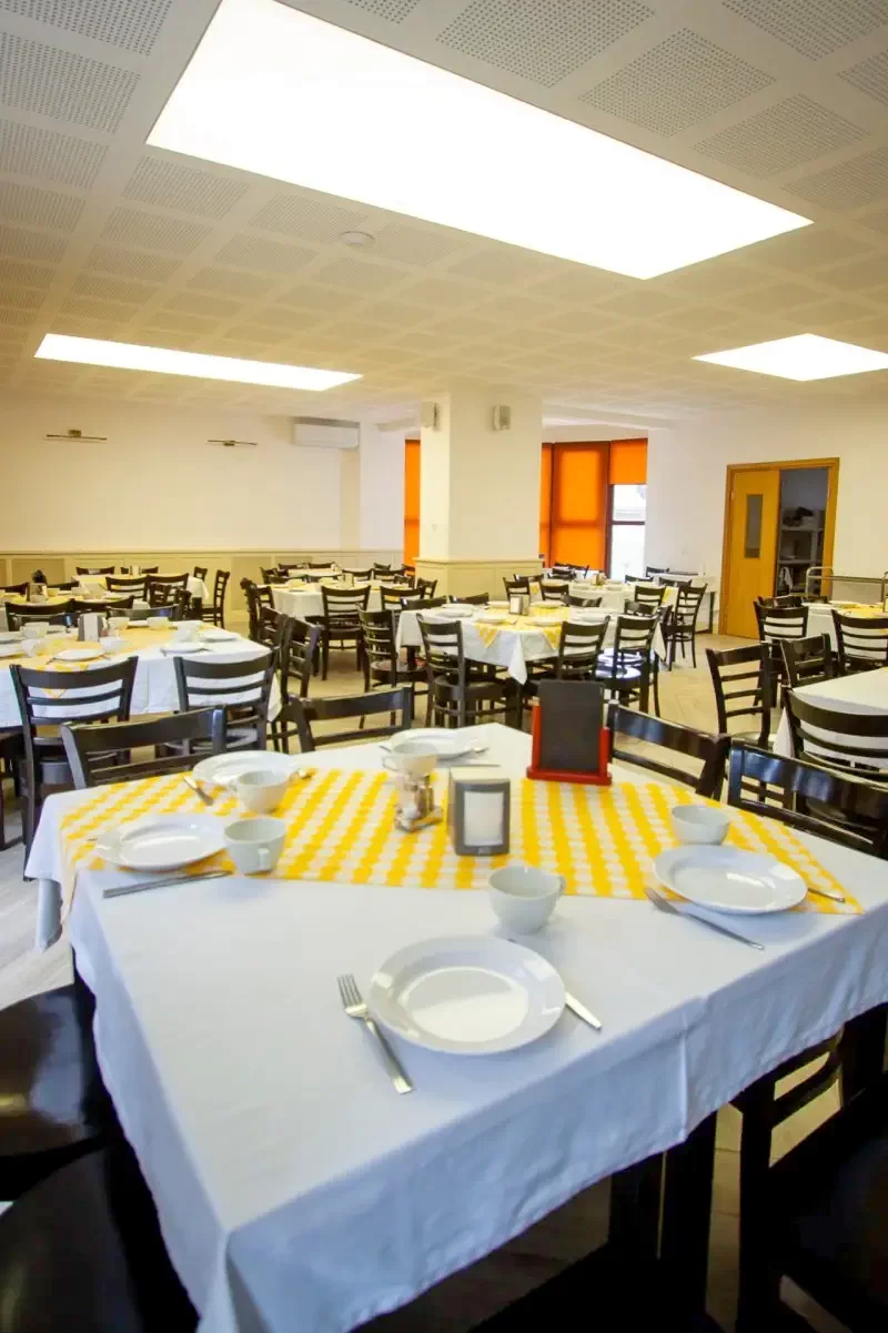 Cluj-Napoca Cazare | Motel (K1400-10) Imaginea poate fi supusă drepturilor de autor. Se recomandă contactarea titularului drepturilor.