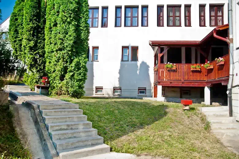 Cluj-Napoca Cazare | Motel (K1400-11) Imaginea poate fi supusă drepturilor de autor. Se recomandă contactarea titularului drepturilor.