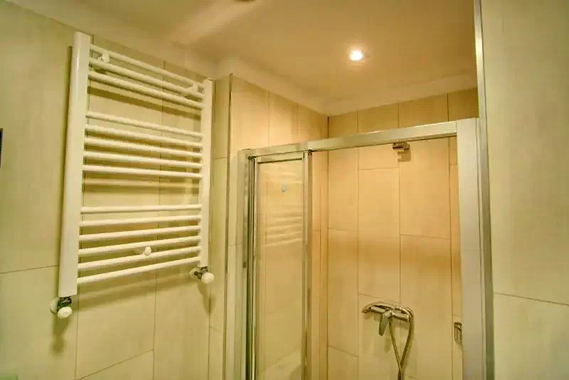 Cluj-Napoca Cazare | Motel (K1400-21) Imaginea poate fi supusă drepturilor de autor. Se recomandă contactarea titularului drepturilor.