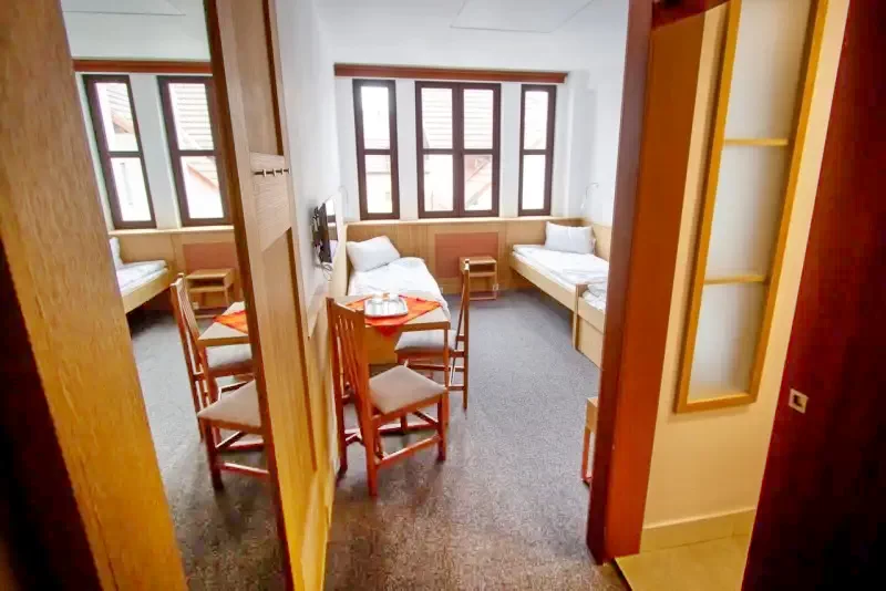 Kolozsvár Szállás | Motel (K1400-23) A kép szerzői jogvédelem alatt állhat. Javasolt a kapcsolatfelvétel a jog tulajdonossal.