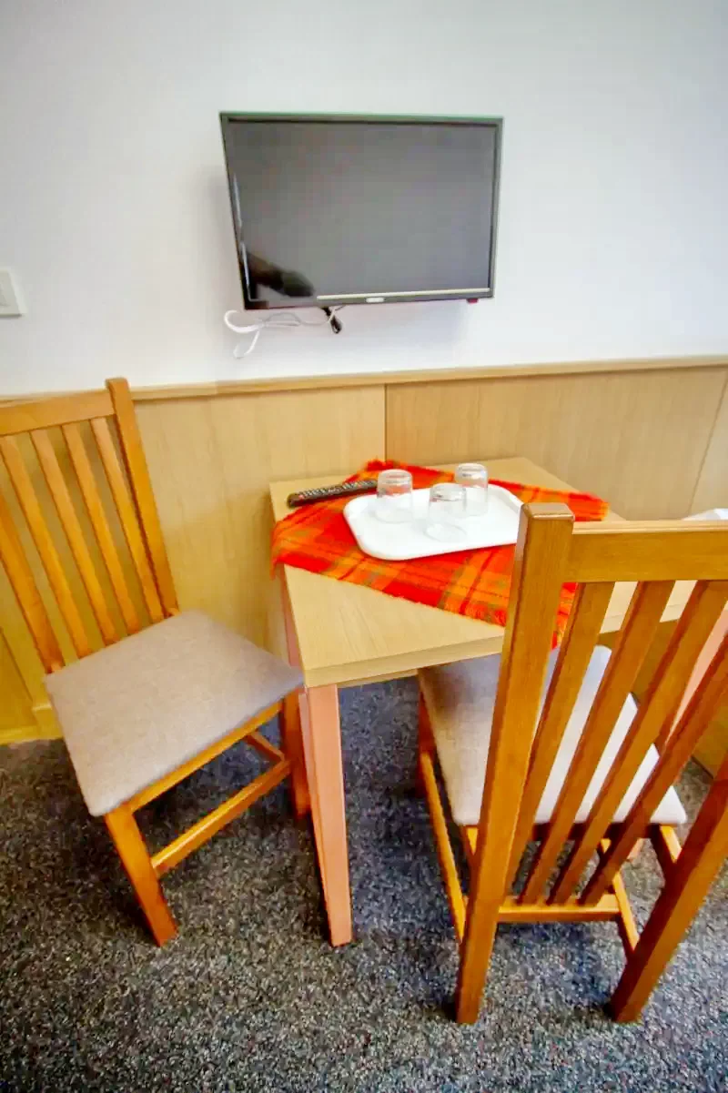 Cluj-Napoca Cazare | Motel (K1400-26) Imaginea poate fi supusă drepturilor de autor. Se recomandă contactarea titularului drepturilor.