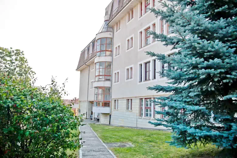 Cluj-Napoca Cazare | Motel (K1400-35) Imaginea poate fi supusă drepturilor de autor. Se recomandă contactarea titularului drepturilor.