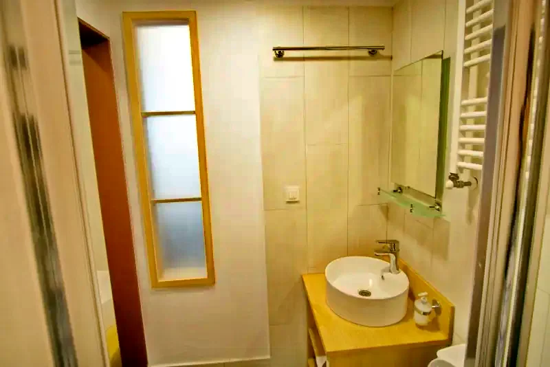 Cluj-Napoca Cazare | Motel (K1400-42) Imaginea poate fi supusă drepturilor de autor. Se recomandă contactarea titularului drepturilor.