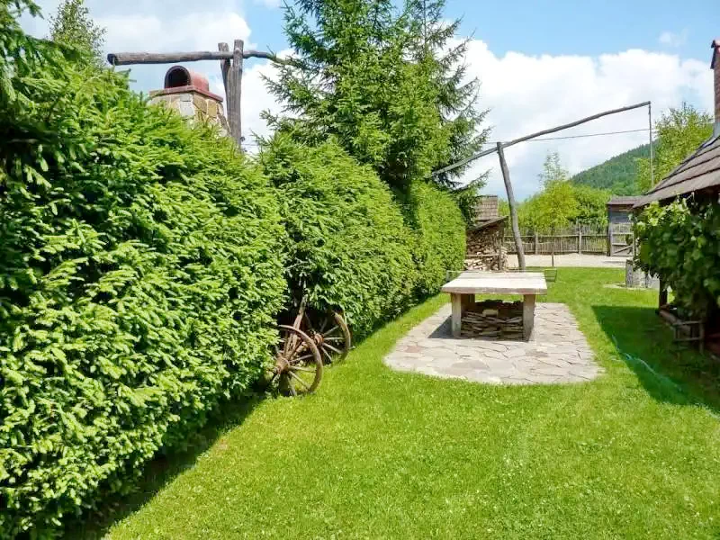Barajul Zetea Cazare | Cabană (K0485-15) Imaginea poate fi supusă drepturilor de autor. Se recomandă contactarea titularului drepturilor.