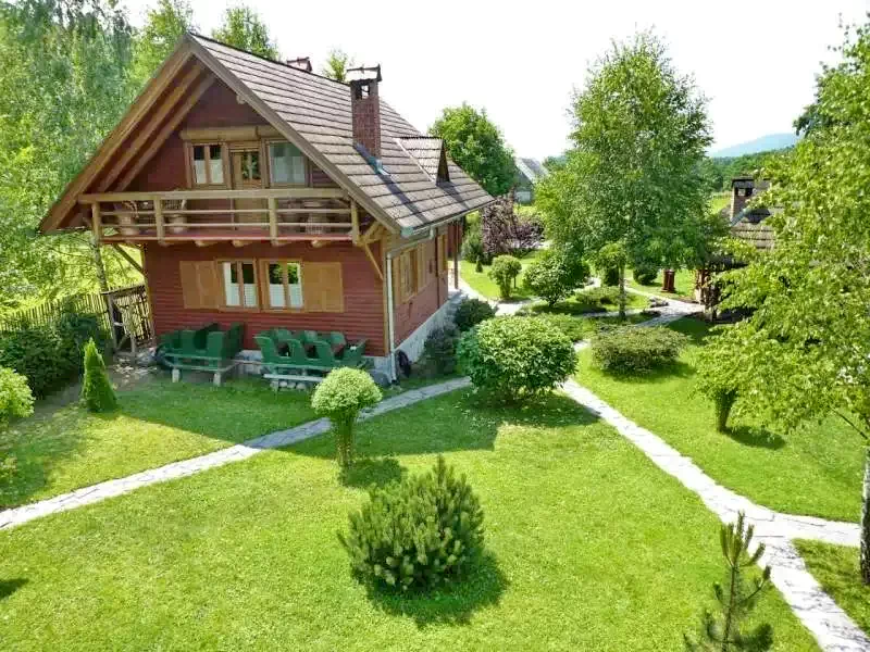 Barajul Zetea Cazare | Cabană (K0485-37) Imaginea poate fi supusă drepturilor de autor. Se recomandă contactarea titularului drepturilor.