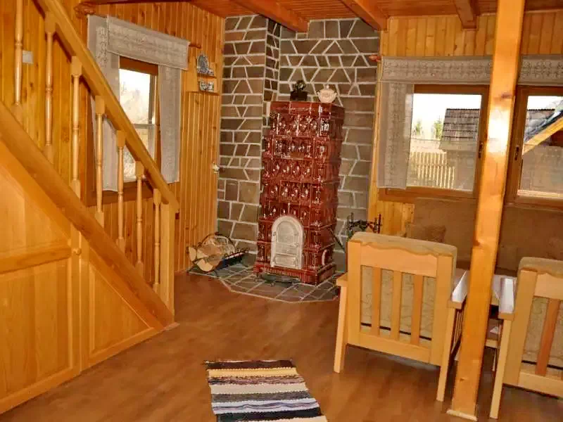 Barajul Zetea Cazare | Cabană (K0485-42) Imaginea poate fi supusă drepturilor de autor. Se recomandă contactarea titularului drepturilor.