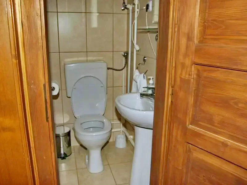 Barajul Zetea Cazare | Cabană (K0485-49) Imaginea poate fi supusă drepturilor de autor. Se recomandă contactarea titularului drepturilor.