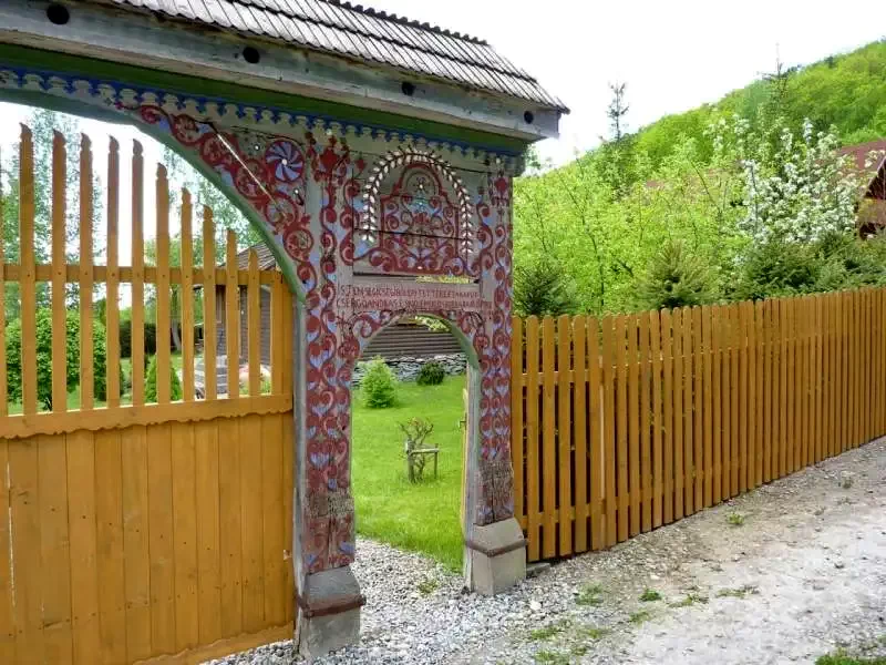Barajul Zetea Cazare | Cabană (K0486-4) Imaginea poate fi supusă drepturilor de autor. Se recomandă contactarea titularului drepturilor.