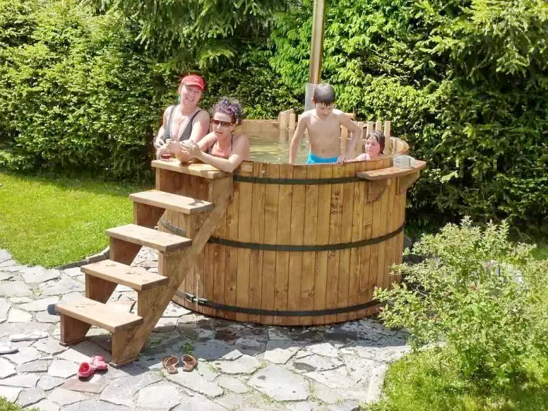 Barajul Zetea Cazare | Cabană (K0486-21) Imaginea poate fi supusă drepturilor de autor. Se recomandă contactarea titularului drepturilor.