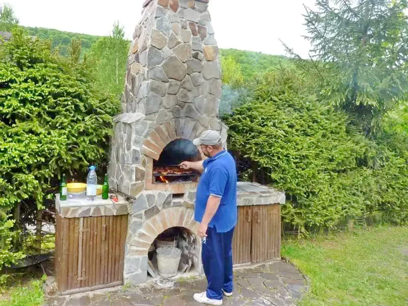 Barajul Zetea Cazare | Cabană (K0486-32) Imaginea poate fi supusă drepturilor de autor. Se recomandă contactarea titularului drepturilor.