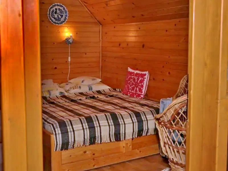 Barajul Zetea Cazare | Cabană (K0486-59) Imaginea poate fi supusă drepturilor de autor. Se recomandă contactarea titularului drepturilor.