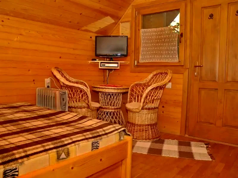 Barajul Zetea Cazare | Cabană (K0486-61) Imaginea poate fi supusă drepturilor de autor. Se recomandă contactarea titularului drepturilor.