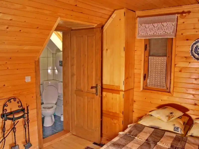 Barajul Zetea Cazare | Cabană (K0486-63) Imaginea poate fi supusă drepturilor de autor. Se recomandă contactarea titularului drepturilor.