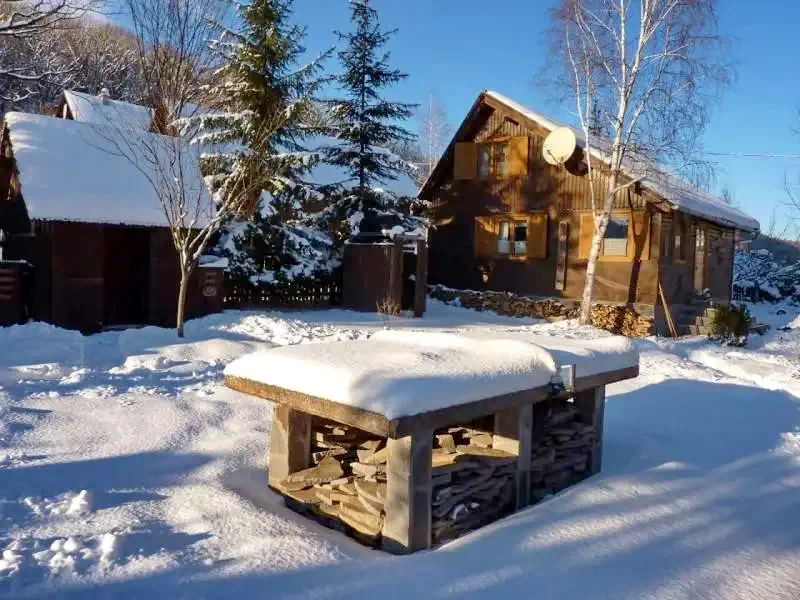 Barajul Zetea Cazare | Cabană (K0486-69) Imaginea poate fi supusă drepturilor de autor. Se recomandă contactarea titularului drepturilor.