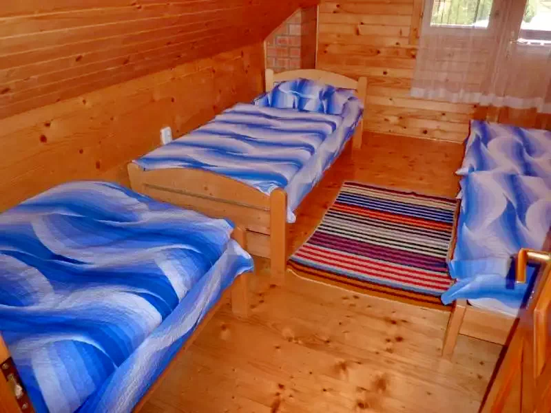 Barajul Zetea Cazare | Cabană (K0470-19) Imaginea poate fi supusă drepturilor de autor. Se recomandă contactarea titularului drepturilor.