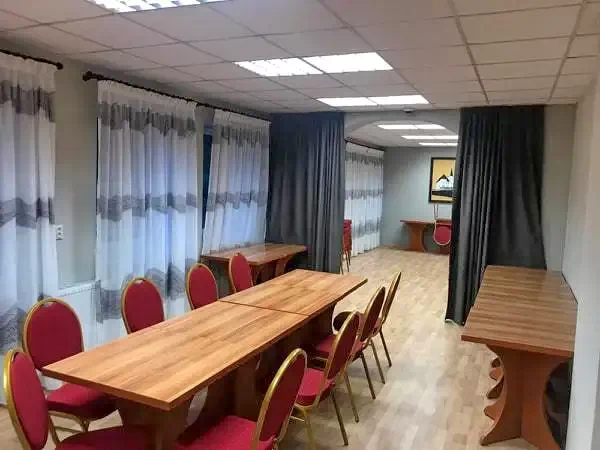 Arcuș Cazare | Pensiune (K0763-18) Imaginea poate fi supusă drepturilor de autor. Se recomandă contactarea titularului drepturilor.