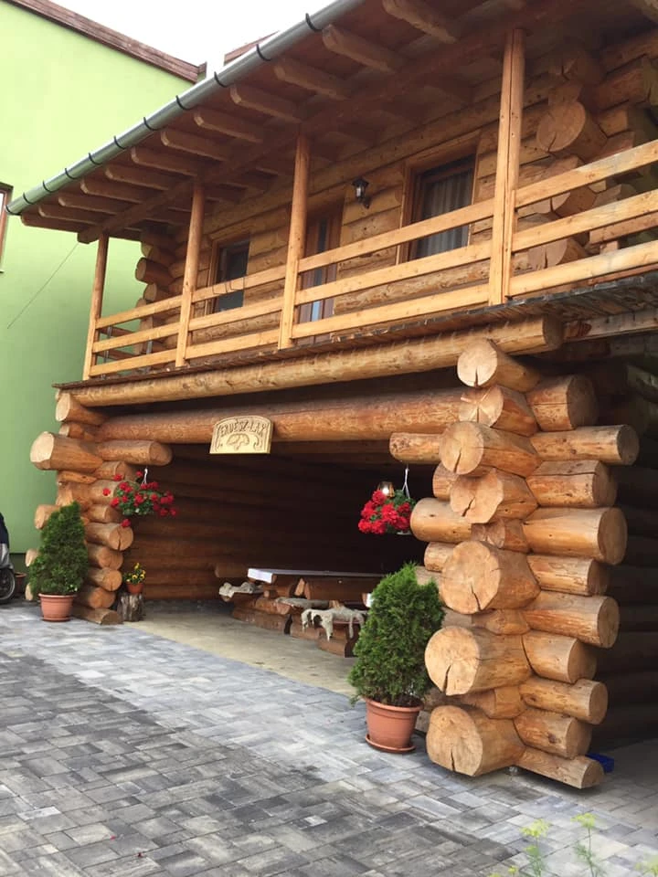 Lupeni Cazare | Pensiune (K1553-9) Imaginea poate fi supusă drepturilor de autor. Se recomandă contactarea titularului drepturilor.