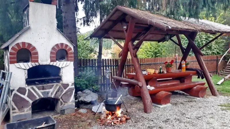 Szállás Izvoru Muresului - Pensiunea Maros*** | Marosfő - Maros Panzió***. A kép szerzői jogvédelem alatt állhat. Javasolt a kapcsolatfelvétel a jog tulajdonossal.